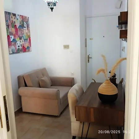 Good Life Apartment *